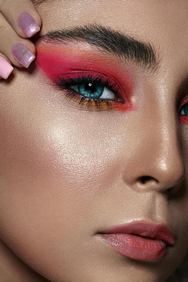 maquillage rouge yeux