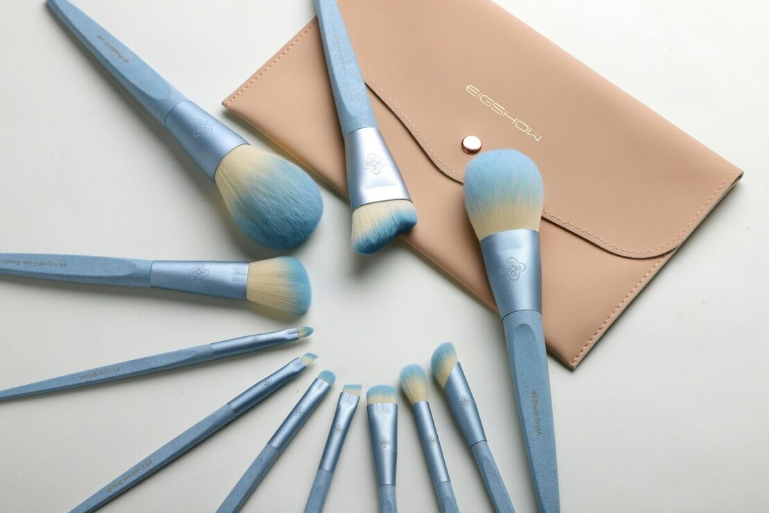 pinceaux bleu