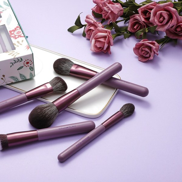 pinceaux violet et rose